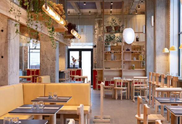 章丘区餐饮装修时怎样让空间感觉更好呢